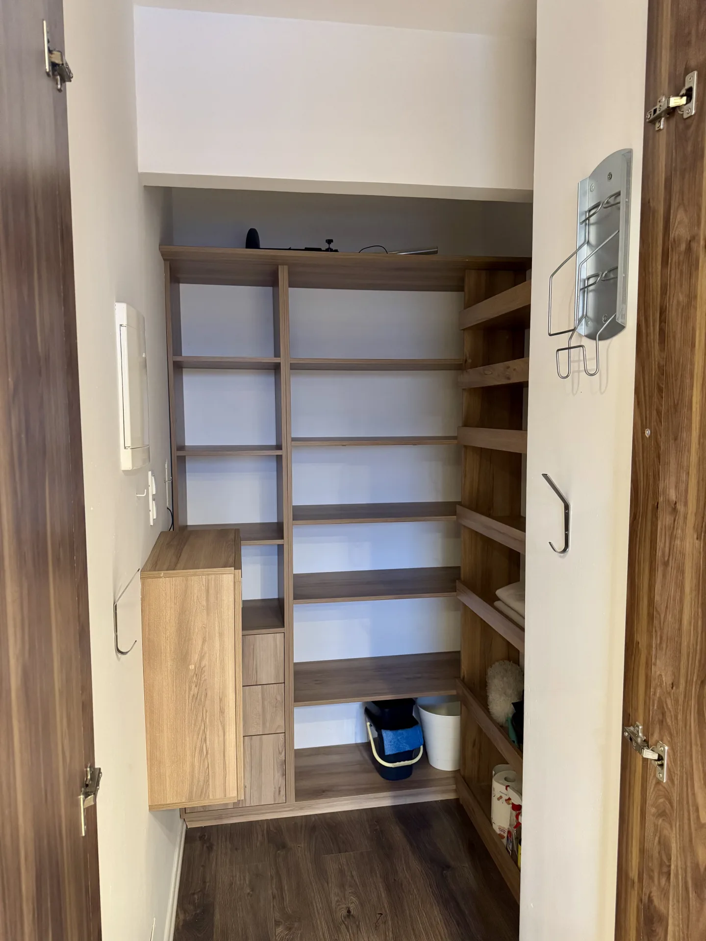 łazienka gościnny z prysznicem typu walk-in